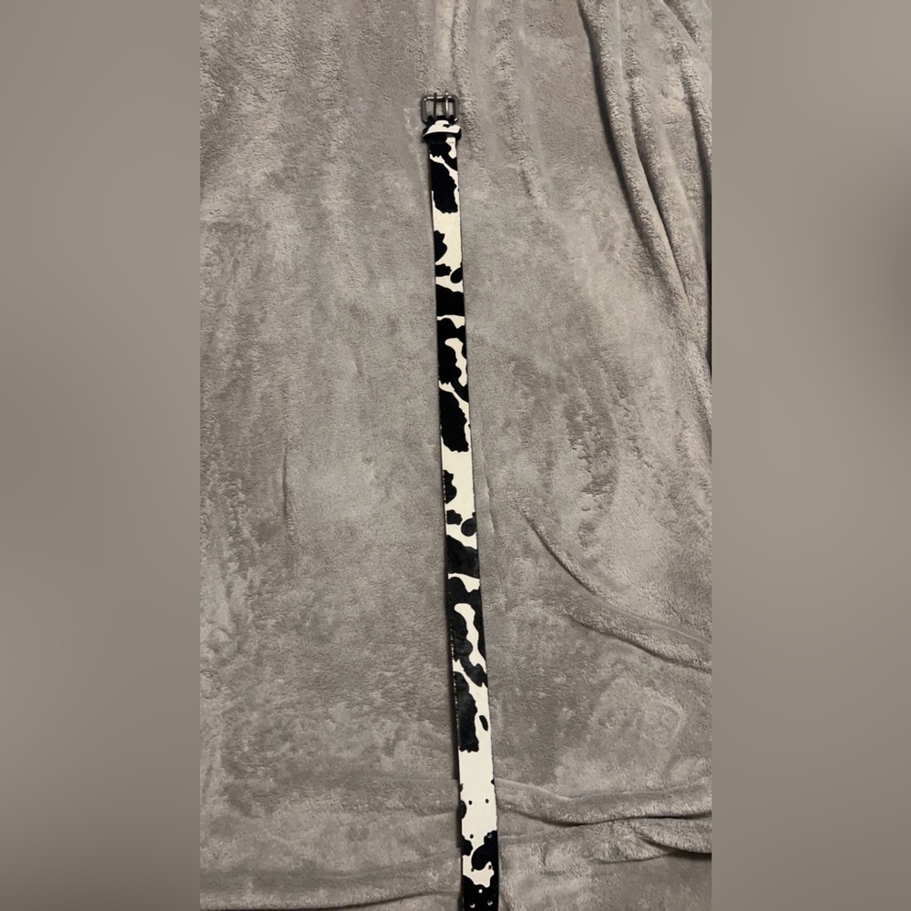 Cow print belt